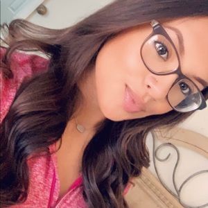 Meet your Posher, Angelica